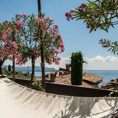 La Loggia - Vista Lago E Terrazza Gardone Riviera Extérieur photo